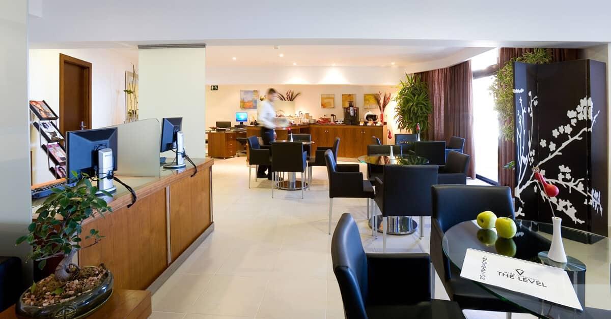 Paradisus By Melia Fuerteventura Коста Калма Интериор снимка The Business Lounge at London Heathrow Airport
